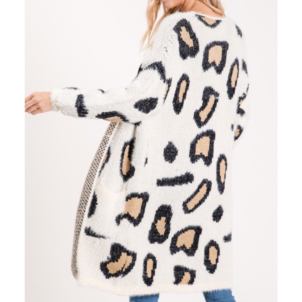 Last 1️⃣ Fuzzy Leopard Print Open Front Cardigan - Picture 4 of 8